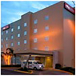 Fachada_del hotel_City_Express_“Suites”_by_Marriott_Queretaro