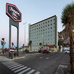 Fachada_del hotel_Hampton_Inn_by_Hilton_Hermosillo