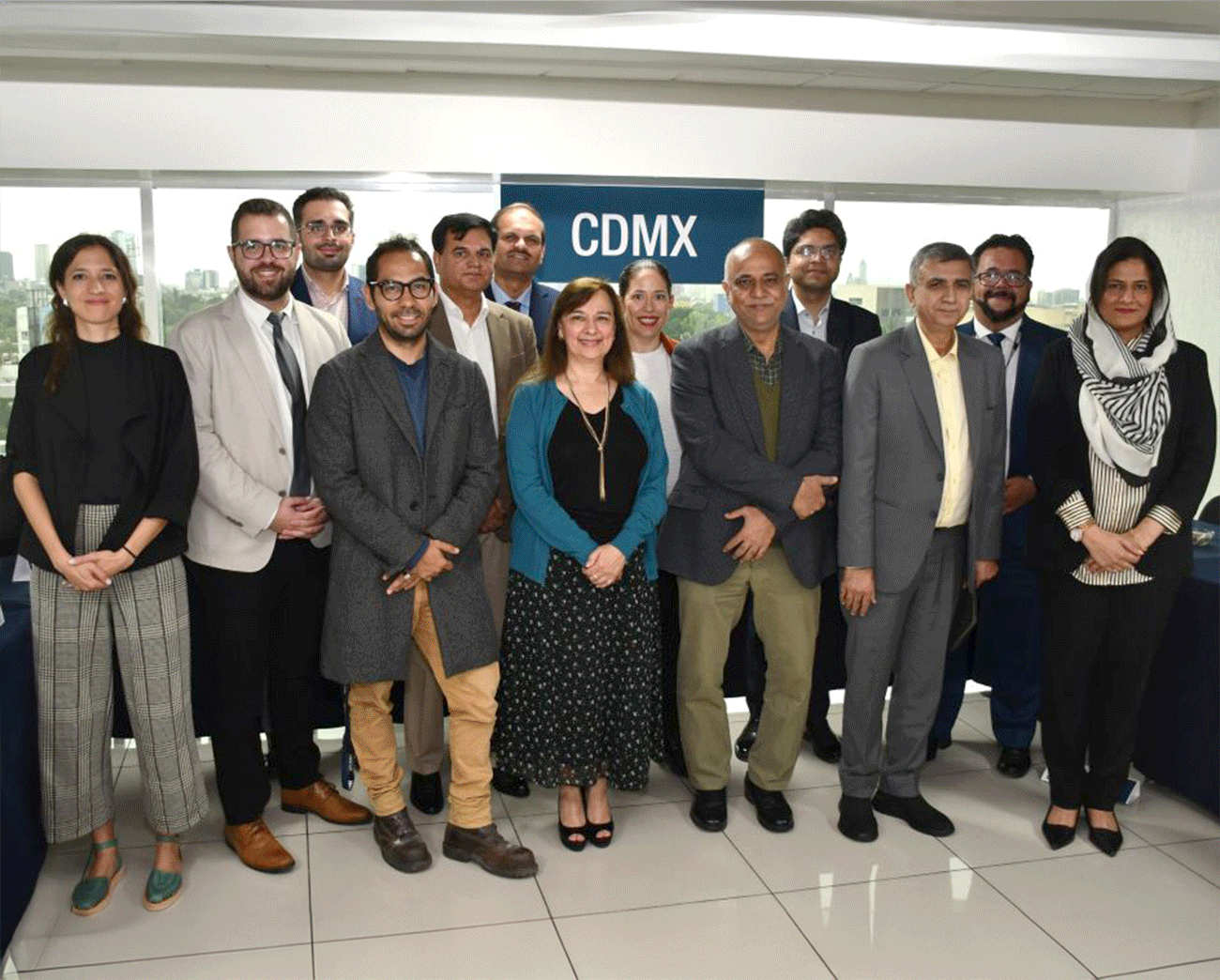Integrantes de la Oficina de Estadística de Pakistán, del Banco Mundial y del Instituto.