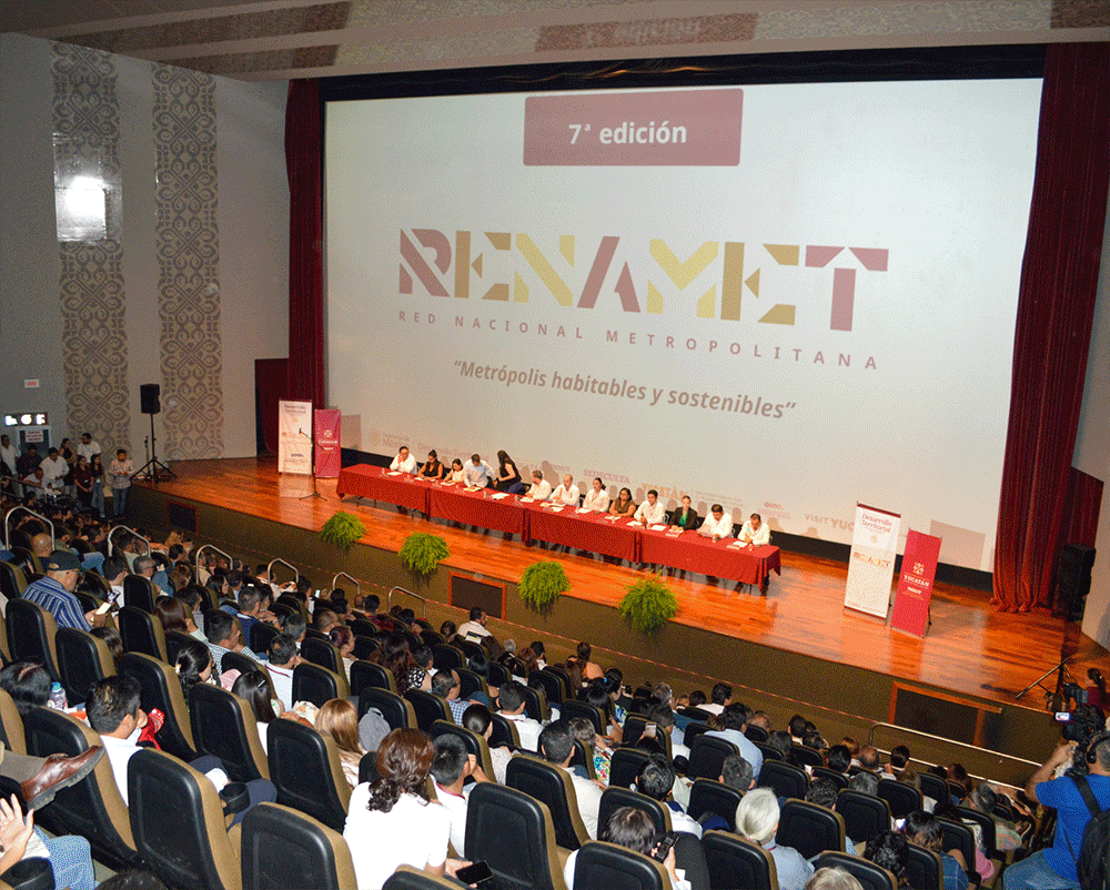 personal del INEGI y público. 