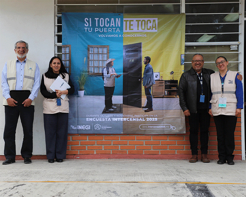 autoridades del INEGI y personal de campo.