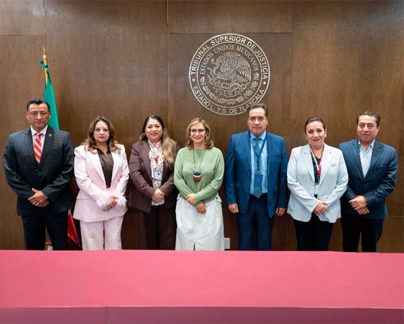 autoridades presentes.