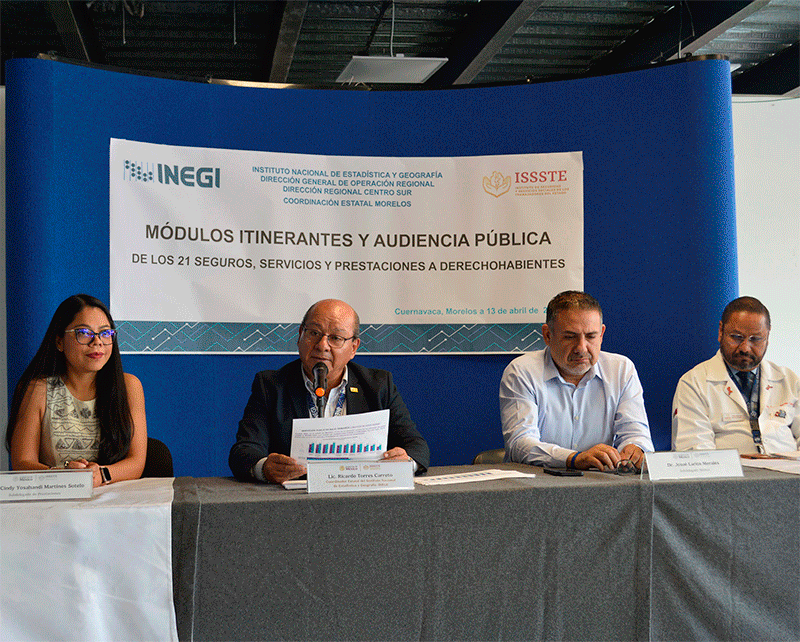 autoridades y personal asistente.