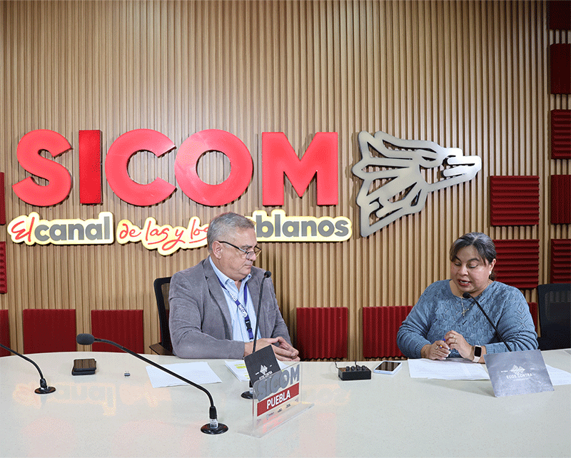 funcionario del INEGI y locutor.