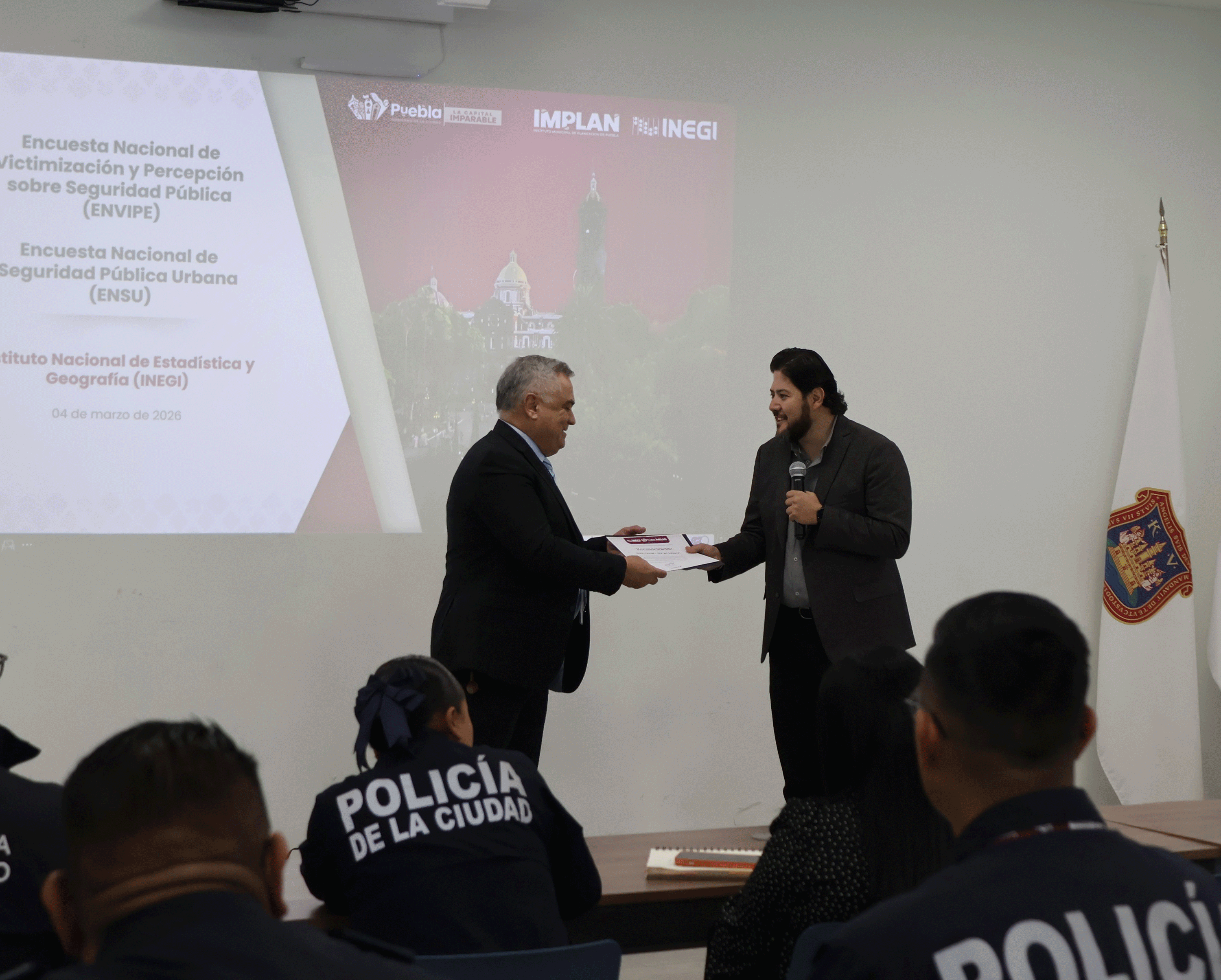 autoridades y personal asistenteautoridades y personas asistentes al evento.