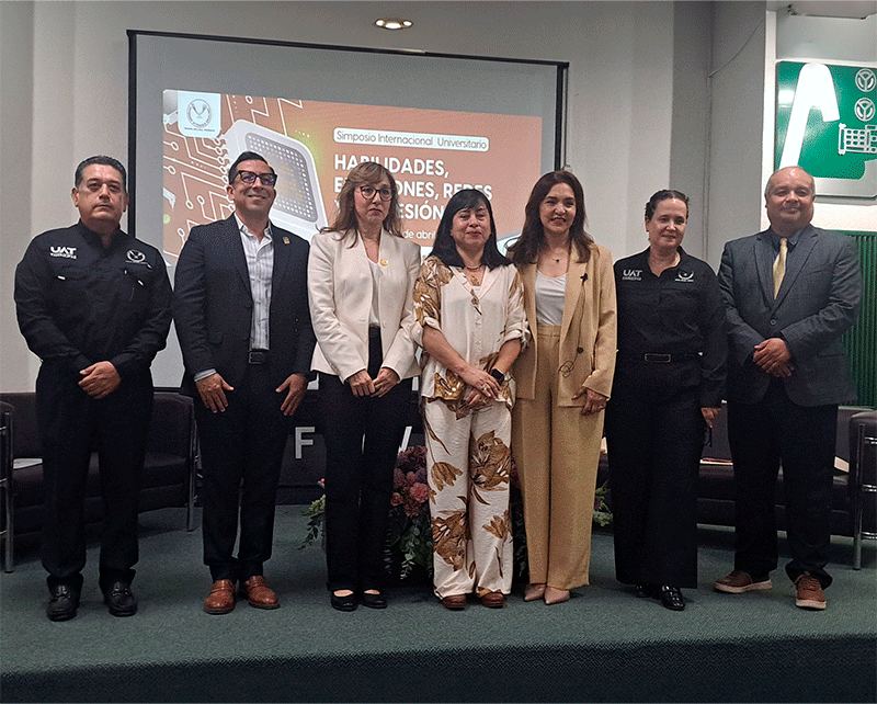   participantes en el simposio.