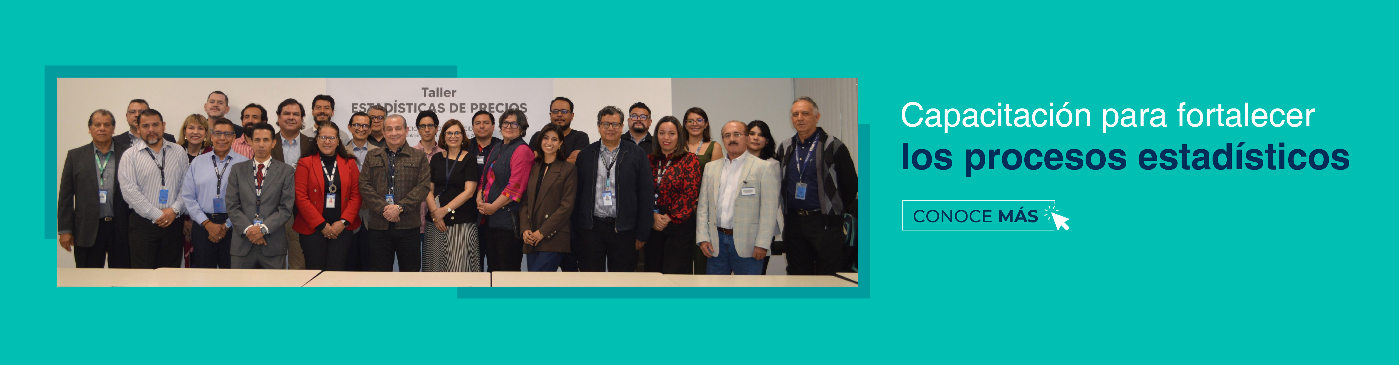 autoridades y personas asistentes a la capacitación.  